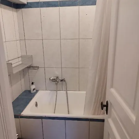 Pilika 4 With Shared Bath Guest house Athens