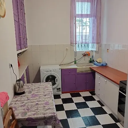 Pilika 4 With Shared Bath Athens